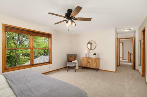 1392 Interlachen Circle, Woodbury, MN 55125