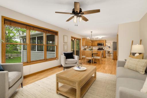 1392 Interlachen Circle, Woodbury, MN 55125