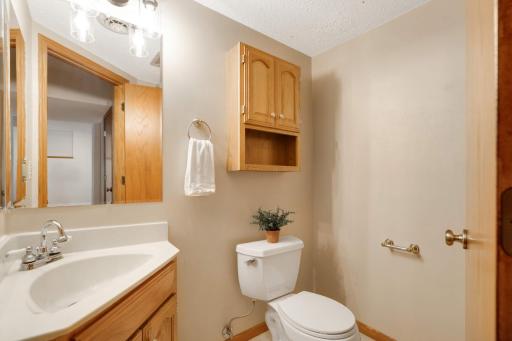 1392 Interlachen Circle, Woodbury, MN 55125