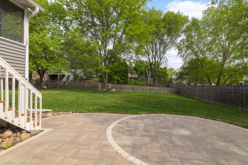 1392 Interlachen Circle, Woodbury, MN 55125