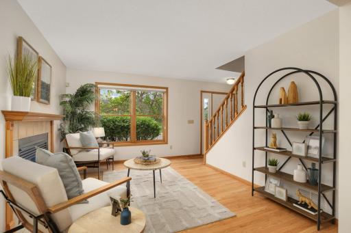 1392 Interlachen Circle, Woodbury, MN 55125