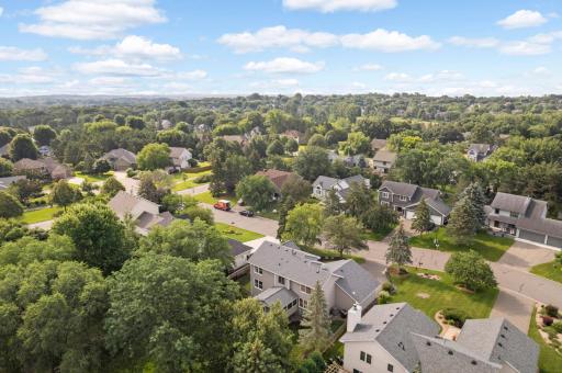1392 Interlachen Circle, Woodbury, MN 55125