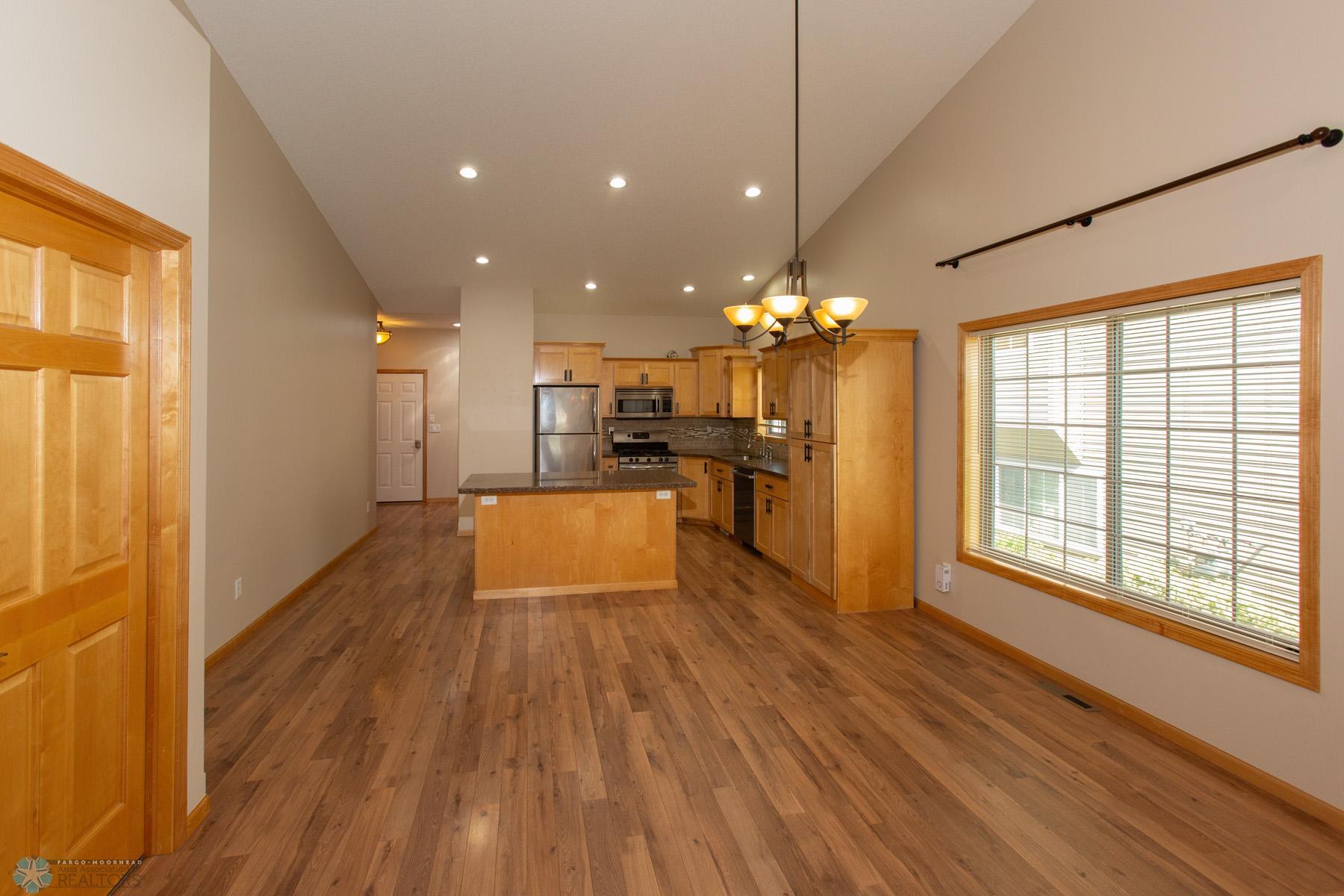 Kitchen/Eating Area
