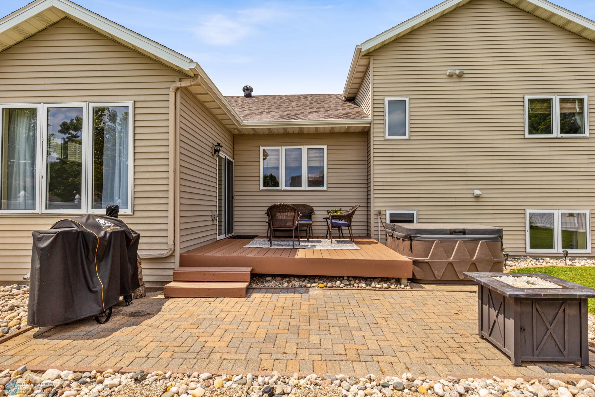 Deck/patio and hot tub
