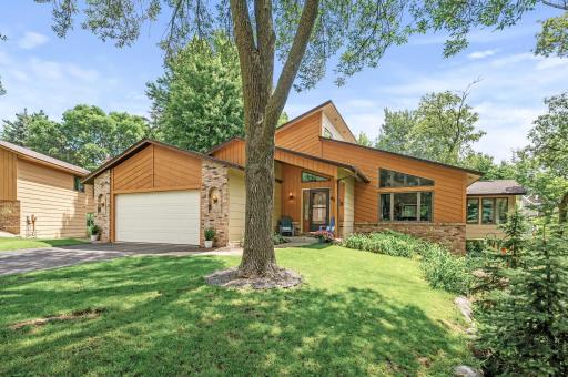 Located on Quiet Cul-De-Sac in Prime Eagan Location