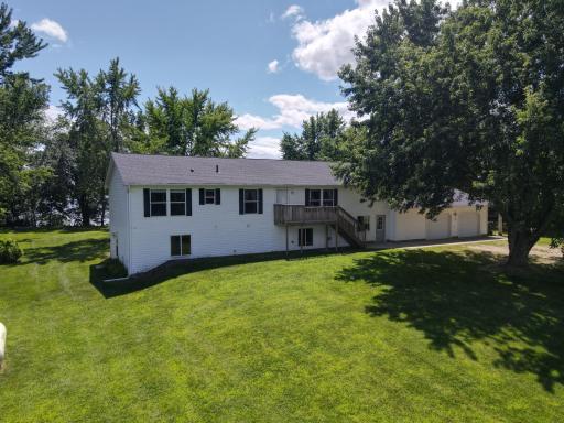 15711 154th Street NE, New London, MN 56273