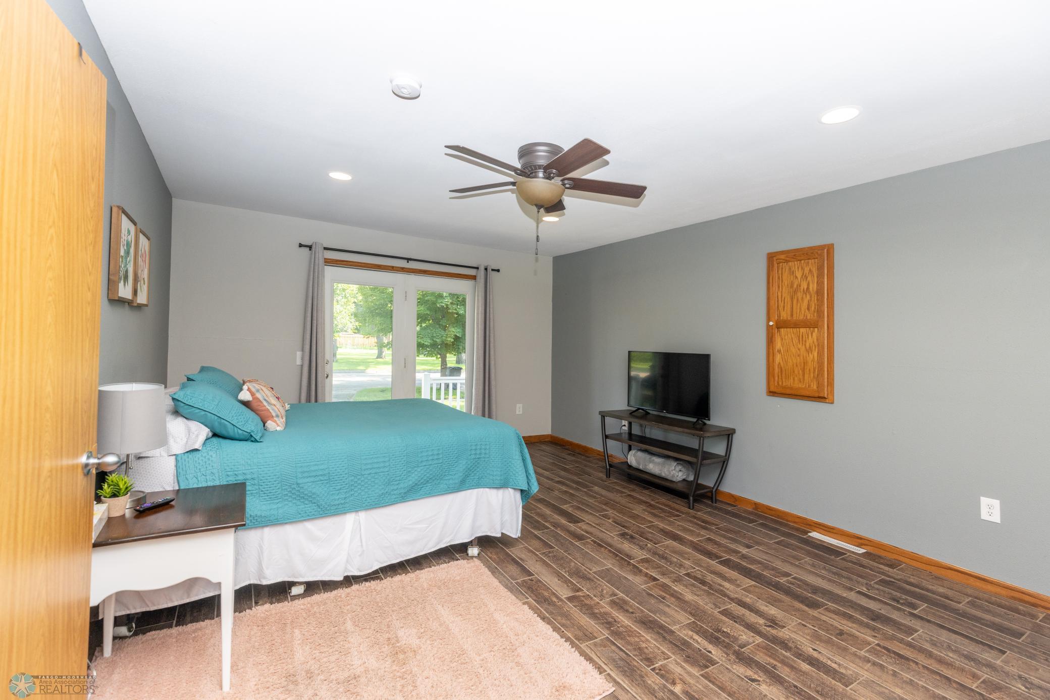 1205 16th Ave S Moorhead-22.jpg