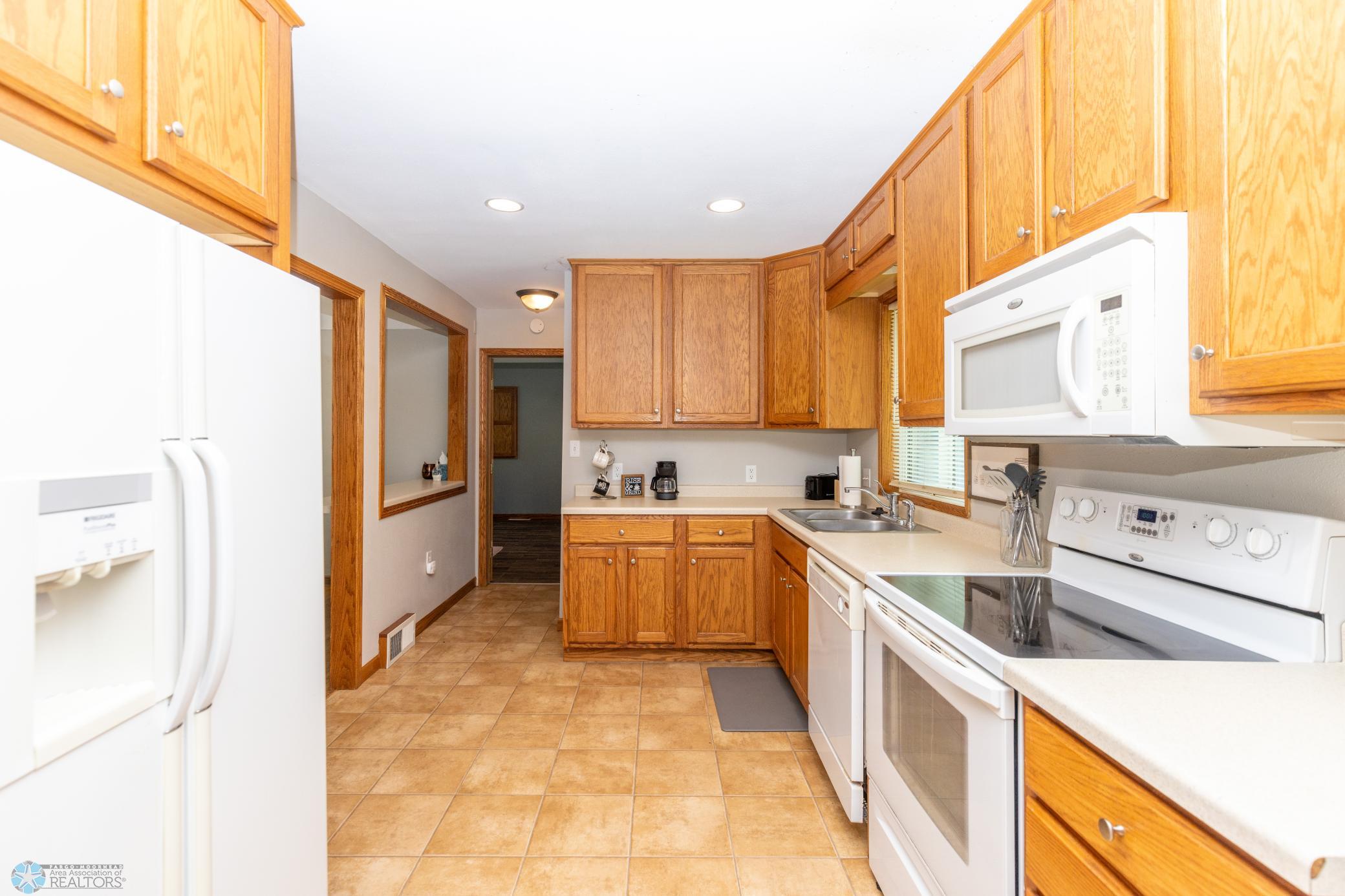 1205 16th Ave S Moorhead-21.jpg