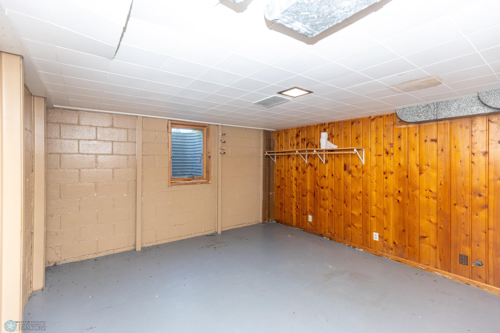 1205 16th Ave S Moorhead-38.jpg