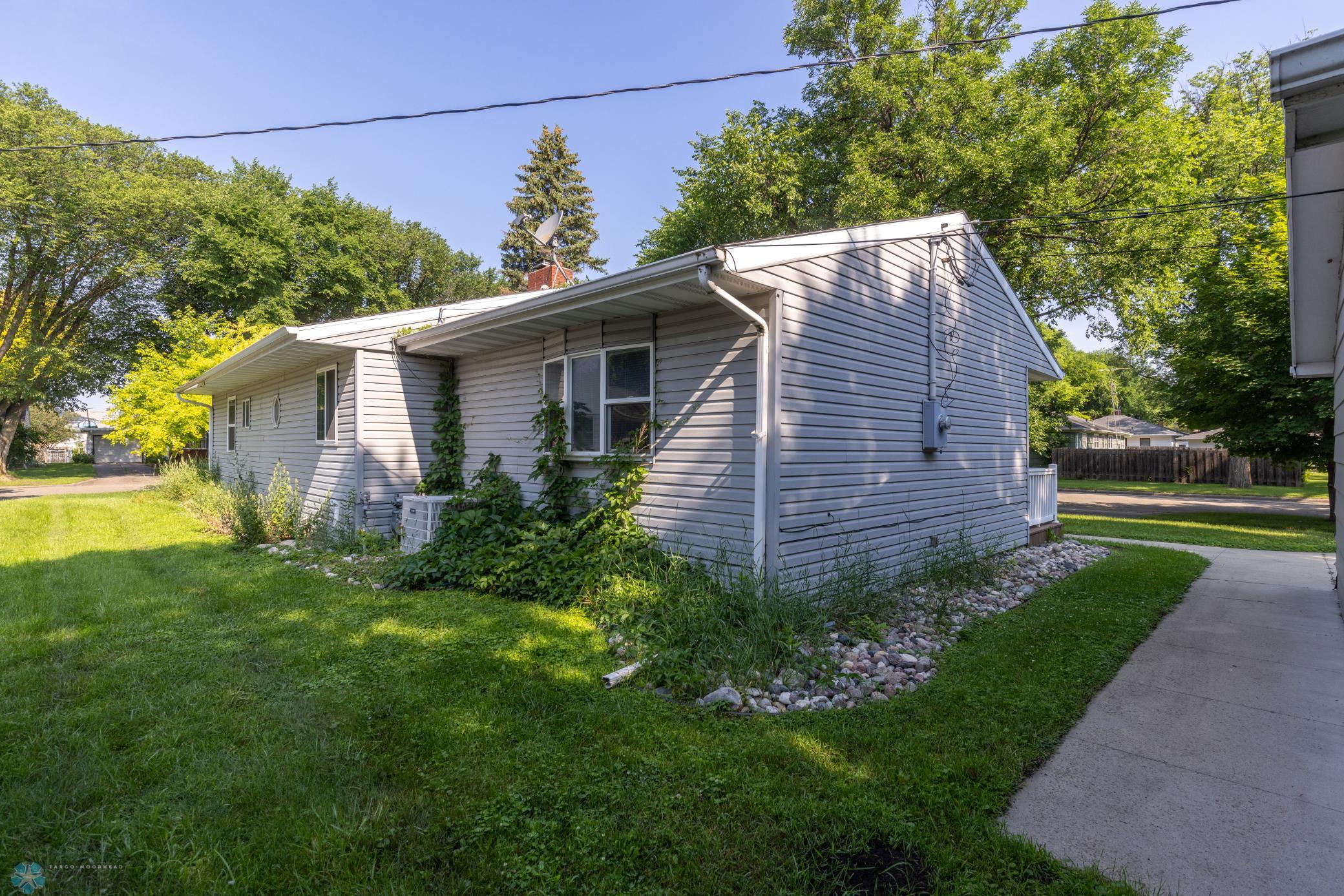1205 16th Ave S Moorhead-10.jpg