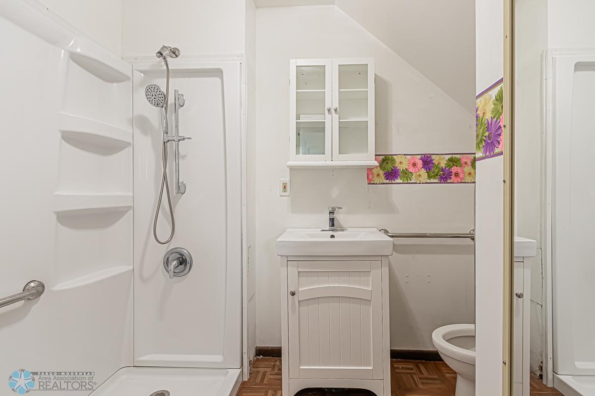 342 19th St N, Fargo, ND 58102-24.jpg