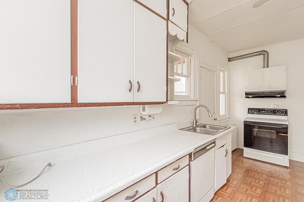 342 19th St N, Fargo, ND 58102-22.jpg
