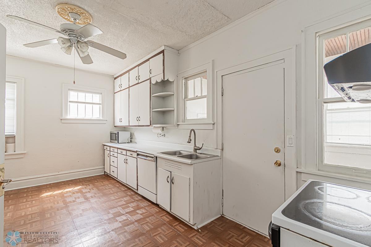 342 19th St N, Fargo, ND 58102-20.jpg