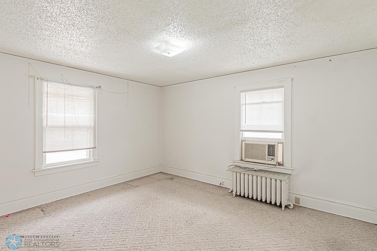 342 19th St N, Fargo, ND 58102-49.jpg