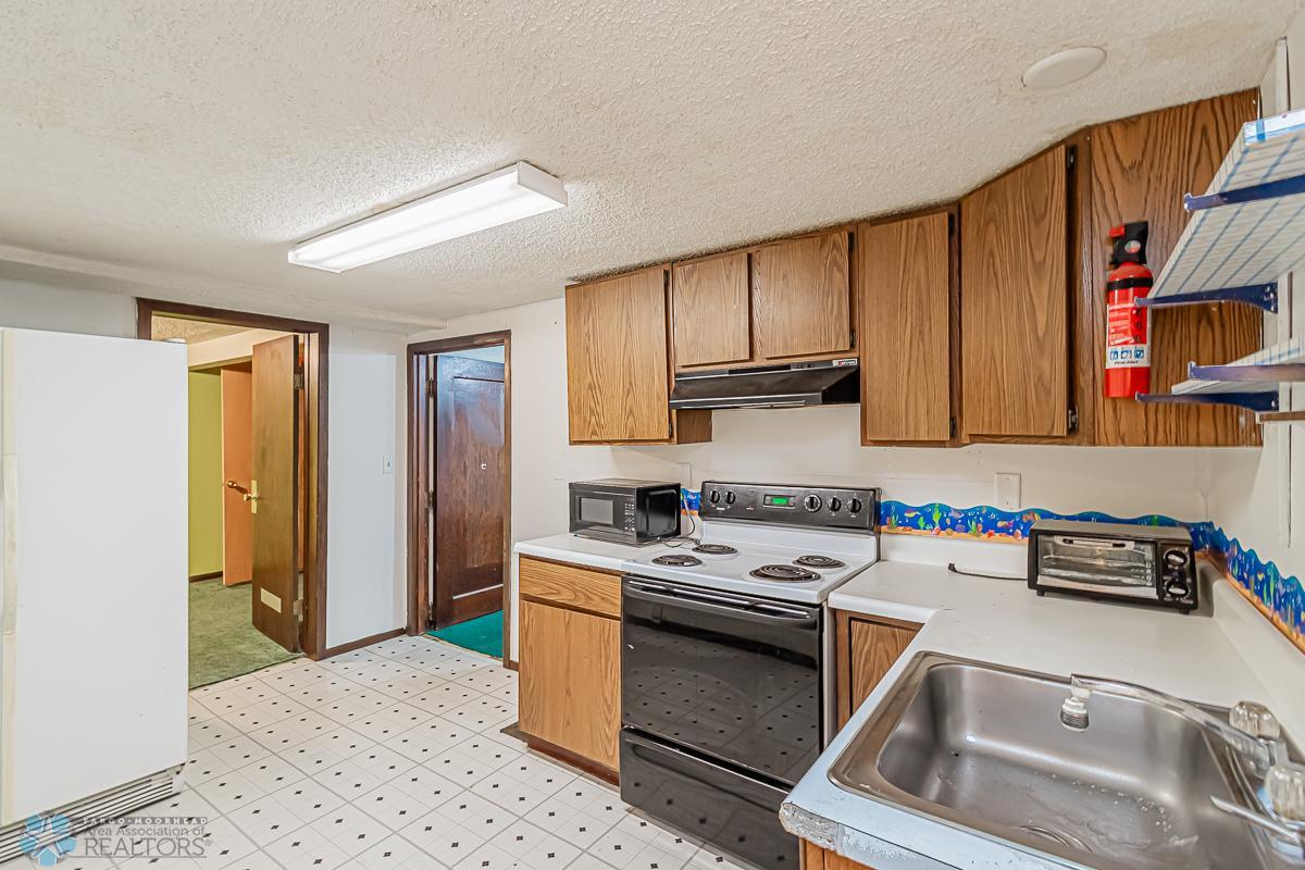 342 19th St N, Fargo, ND 58102-29.jpg