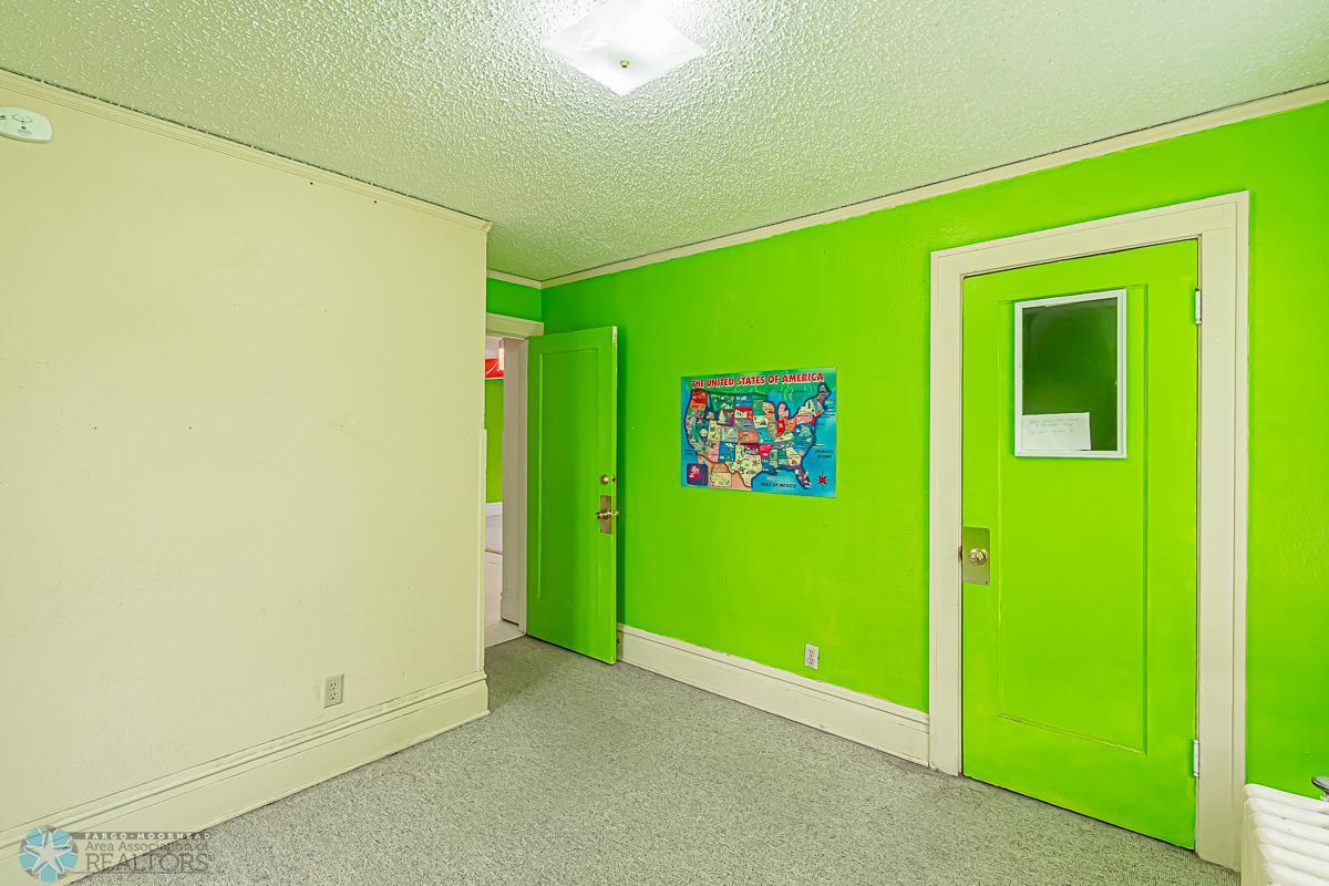 342 19th St N, Fargo, ND 58102-47.jpg