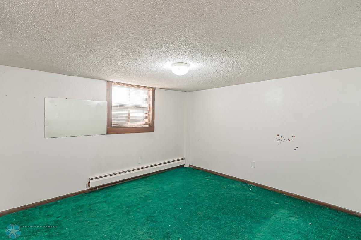 342 19th St N, Fargo, ND 58102-32.jpg