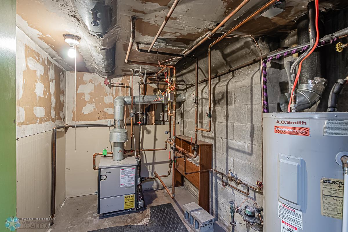 342 19th St N, Fargo, ND 58102-36.jpg