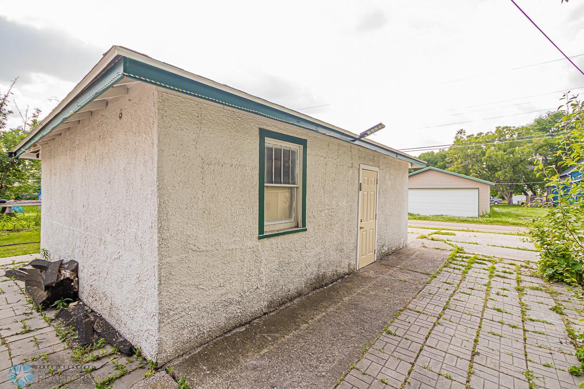 342 19th St N, Fargo, ND 58102-05.jpg