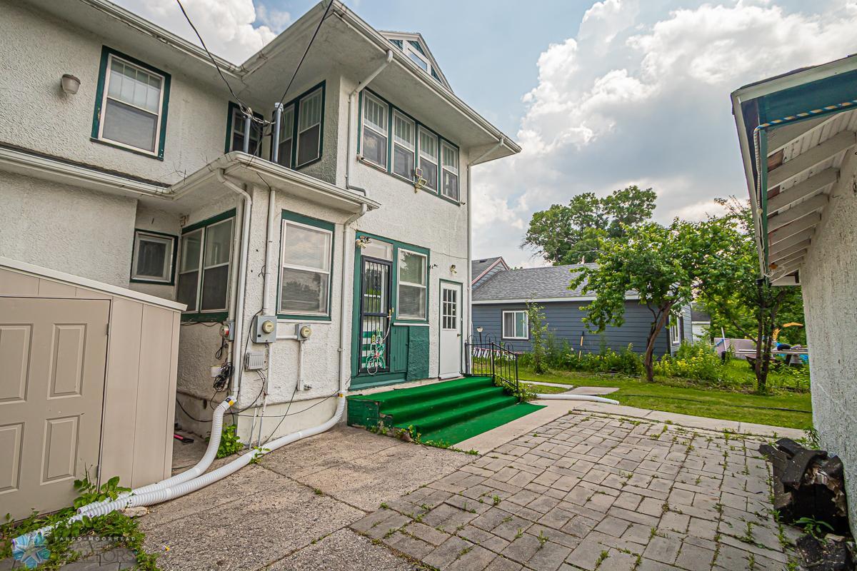 342 19th St N, Fargo, ND 58102-04.jpg