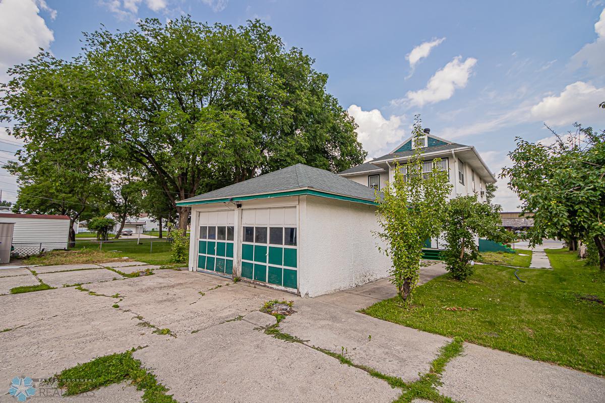 342 19th St N, Fargo, ND 58102-07.jpg