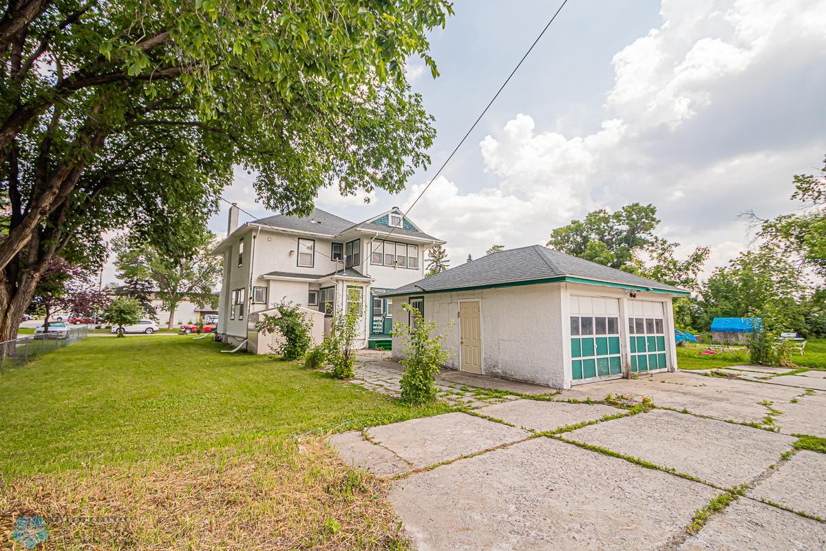 342 19th St N, Fargo, ND 58102-06.jpg