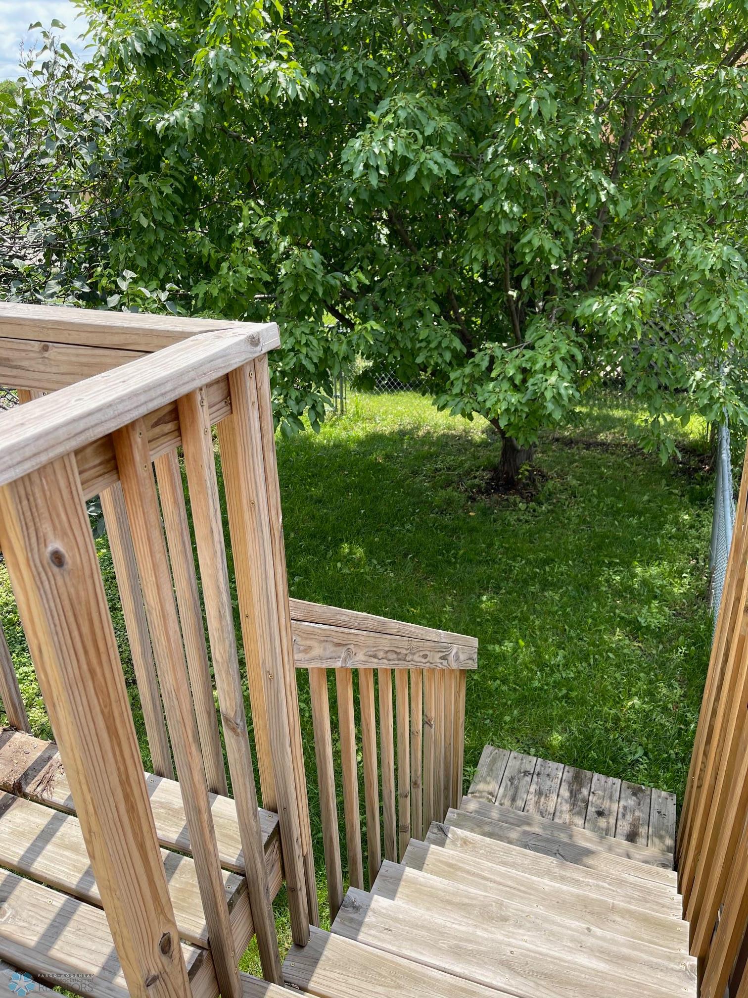 Deck to fenced yard