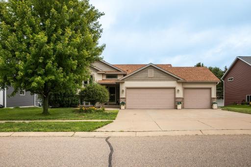 4 bed 3 bath home for sale 410 13th Ave NW Kasson MN 55944
