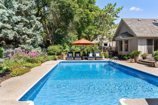 5763 Long Brake Circle S, Edina, MN 55439