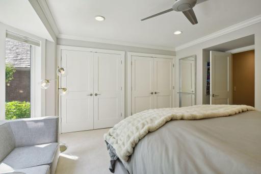 5763 Long Brake Circle S, Edina, MN 55439