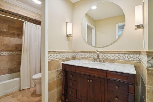 5763 Long Brake Circle S, Edina, MN 55439