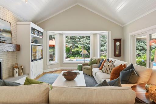 5763 Long Brake Circle S, Edina, MN 55439