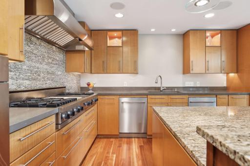 2765 Thomas Avenue S, Minneapolis, MN 55416