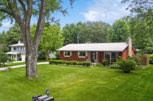 1944 Midland Hills Road, Roseville, MN 55113