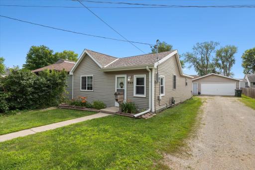 707 1st Street N, Waterville, MN 56096