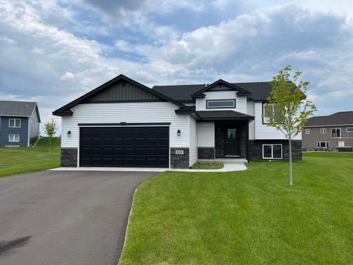 118 Collina Circle, Avon, MN 56310