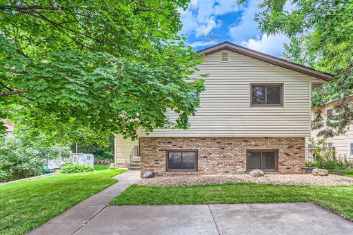839 19th Avenue N, South Saint Paul, MN 55075
