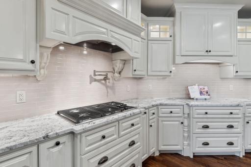 10-web-or-mls-10998 Sweetwater Path-0011.jpg