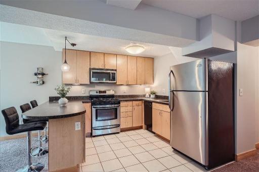 Adorable 1 bed, 1 bath condo in prime location! Spacious kitchen with nice counter space. Updated appliances and lots of room for entertaining and meal prep.