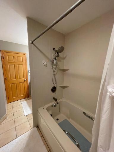Don't miss the jacuzzi tub