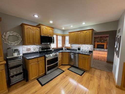 New gas stove w/double ovens and Bosch dishwasher