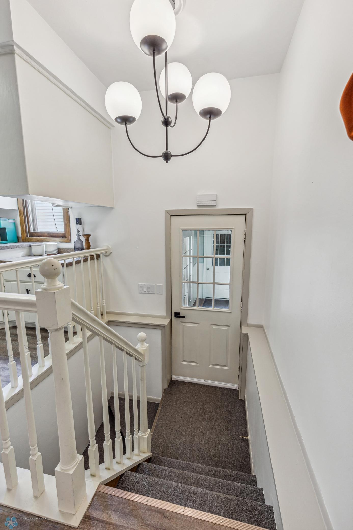 Rear Foyer to Breezeway
