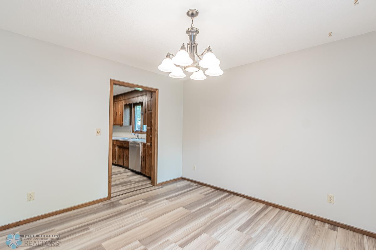 3401 1st St N, Fargo, ND 58102-06.jpg