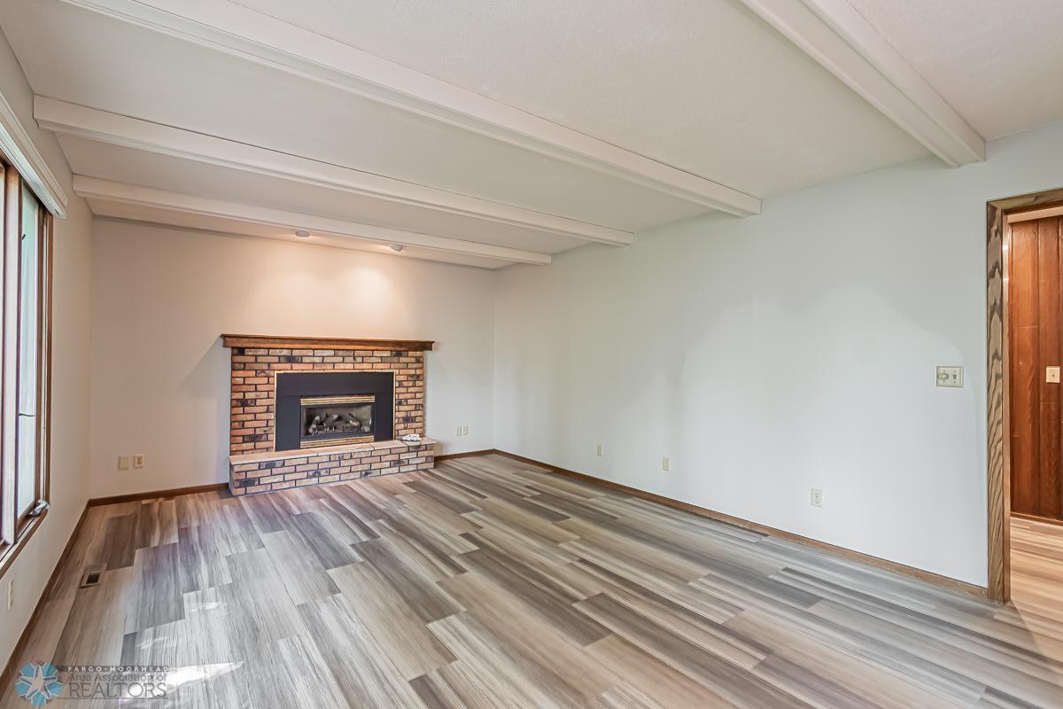 3401 1st St N, Fargo, ND 58102-04.jpg