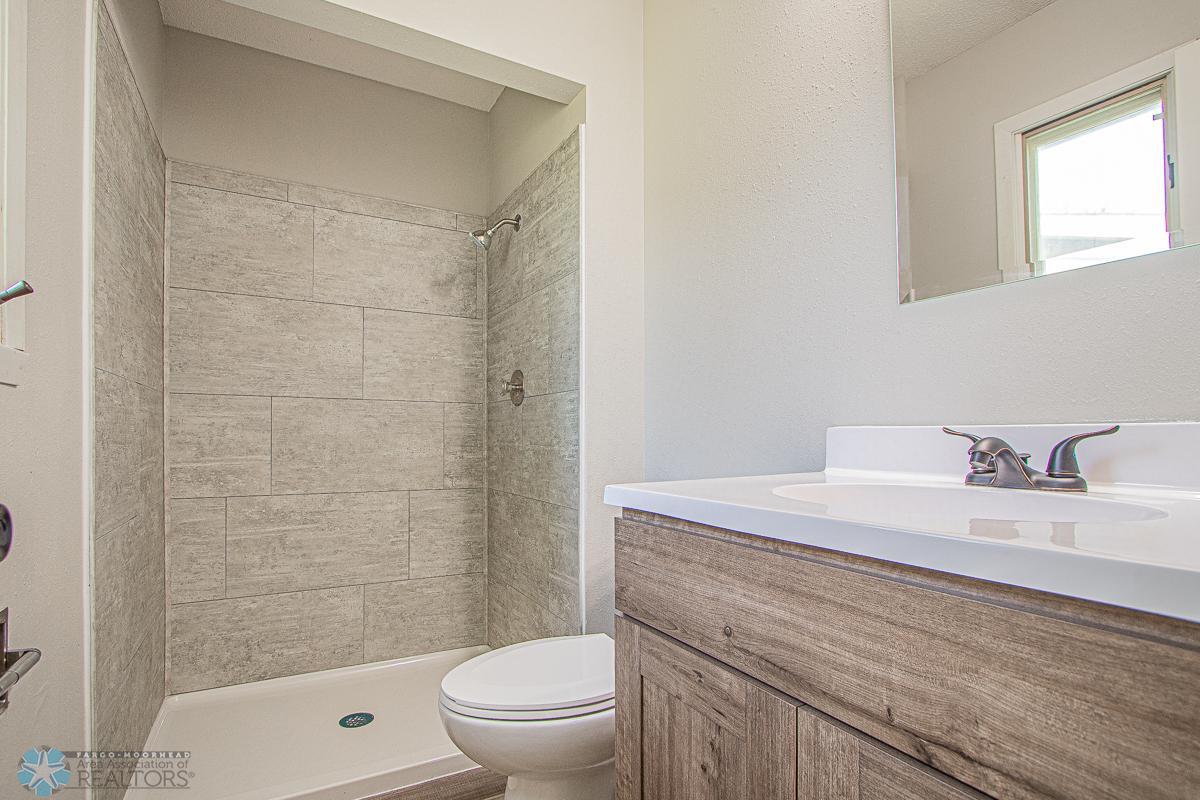 3401 1st St N, Fargo, ND 58102-15.jpg