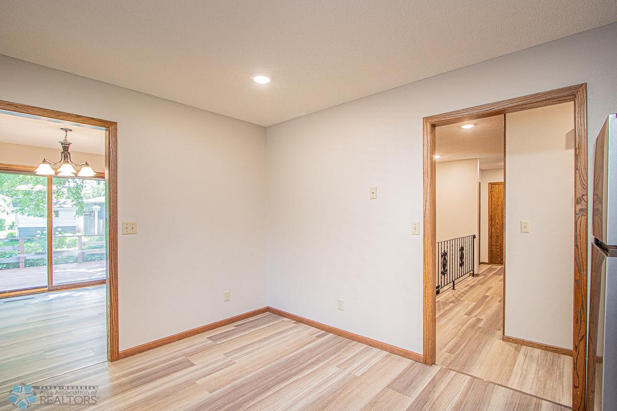 3401 1st St N, Fargo, ND 58102-10.jpg