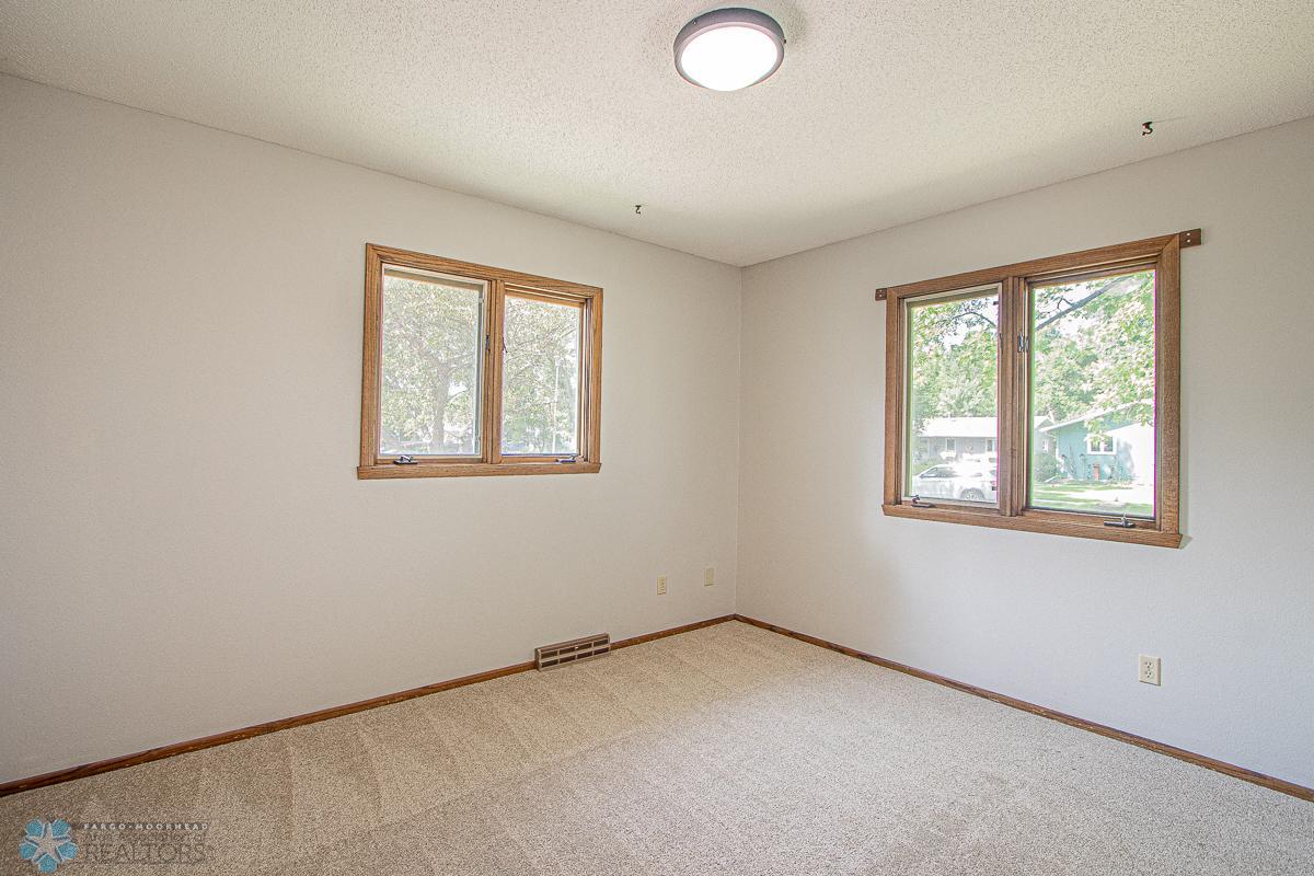 3401 1st St N, Fargo, ND 58102-16.jpg