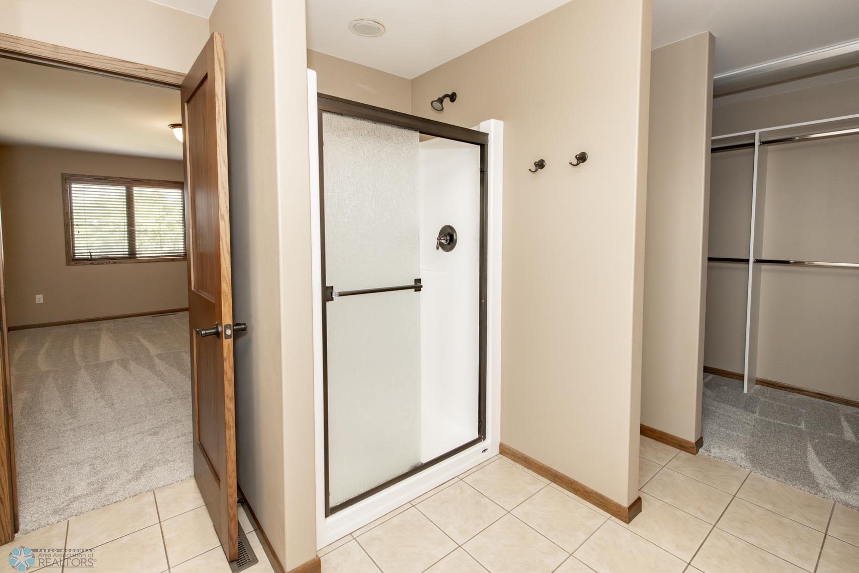 Primary Bathroom - Full - Sep. Tub + Shower