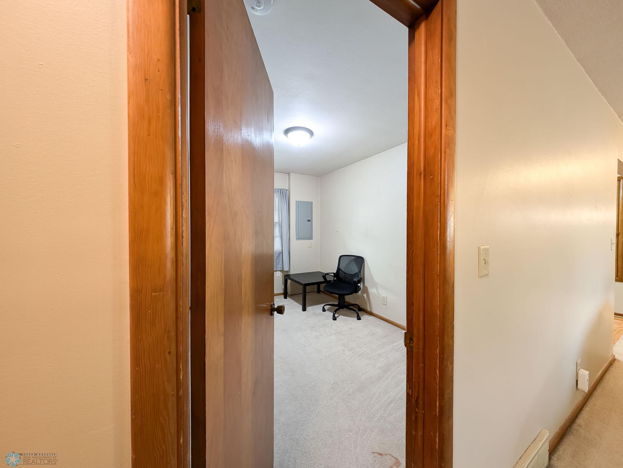 L2P037-002858819.jpg