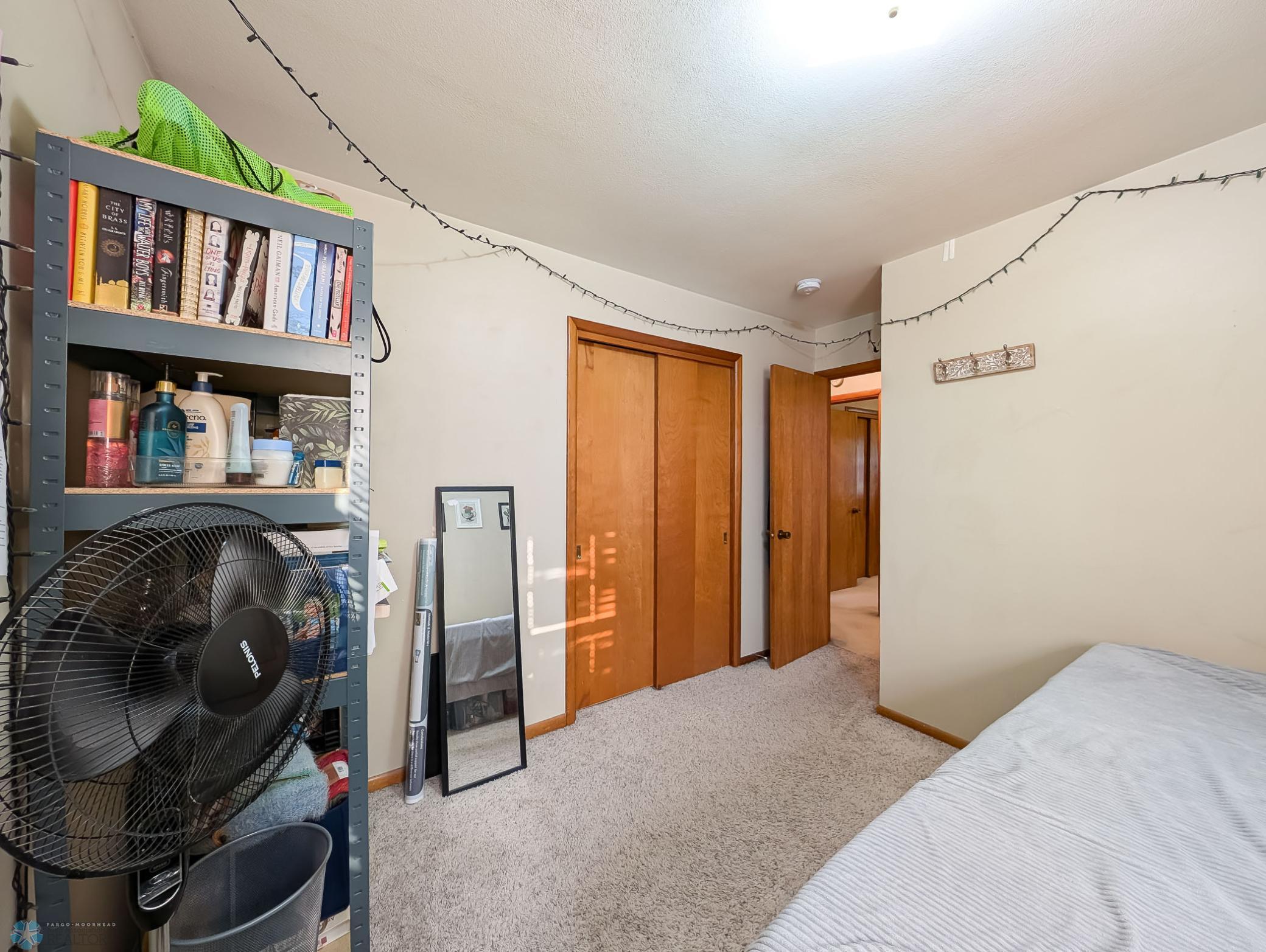 L2P046-003150666.jpg
